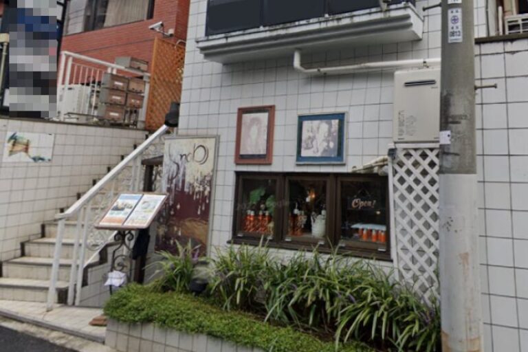 六本木駅4分 1階約10坪 40万 現フレンチレストラン 美内装! 重飲食可