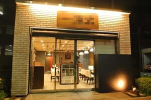 茅場町駅4分 26坪 62万 元和食 角地物件! 重飲食可 交差点至近