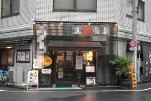 新宿御苑前駅2分 1階約27坪 96万 元居酒屋 角地物件! 駅近好立地 重飲食可!