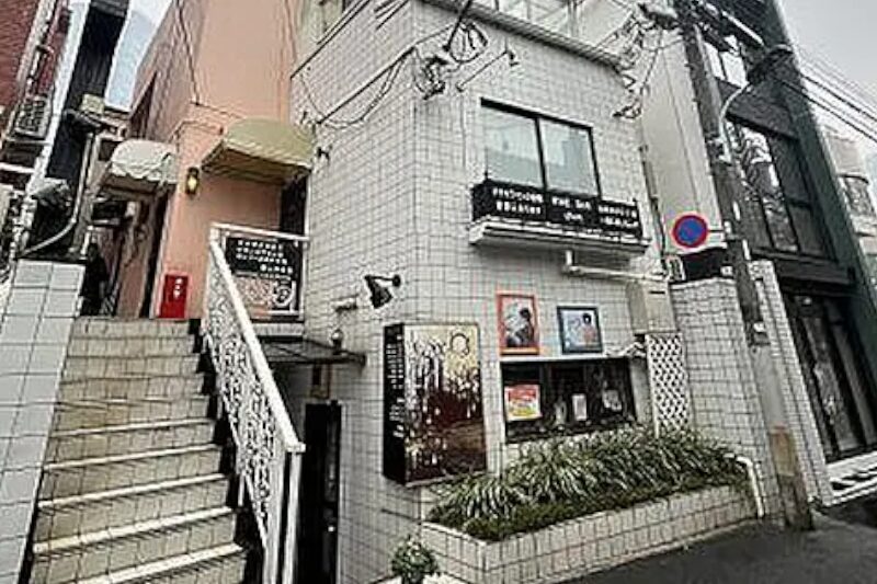 地下鉄六本木駅4分 1階約10坪 40万 現フレンチレストラン 美内装! 重飲食可