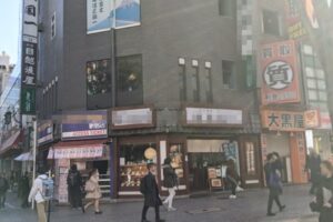 新宿駅2分 1階約12坪 89坪合計 680万 元うどん店 角地物件 重飲食可!