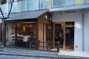 神泉駅4分 1階約13坪 50万 現バル 角地 重飲食可!