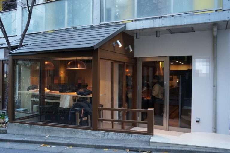 神泉駅4分 1階約13坪 50万 現バル 角地 重飲食可!