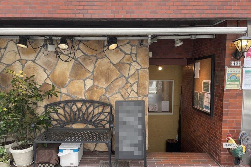 小川町駅3分 新御茶ノ水駅3分 1階12坪 34万 現イタリアン 重飲食可 おしゃれ外観!