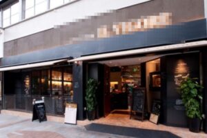 神保町駅1分 1階約35.7坪 153万 現イタリアン 重飲食可 駅近交差点物件!